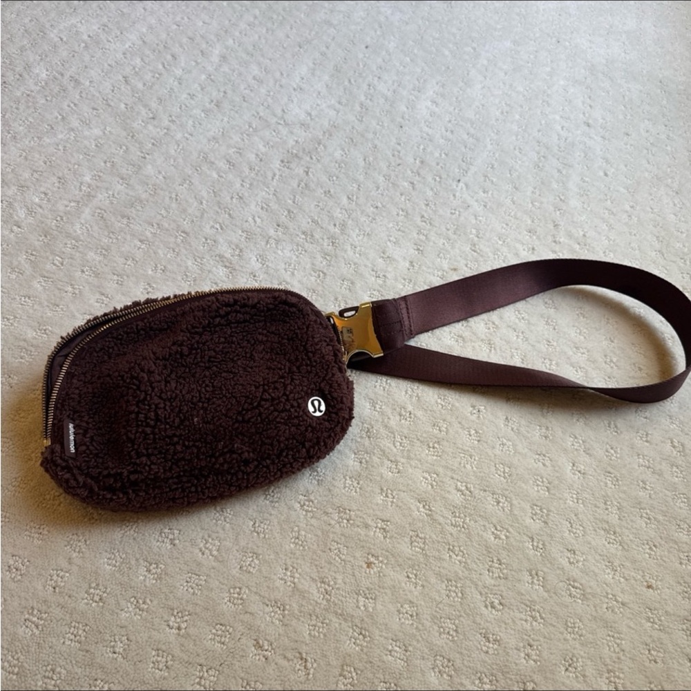 Lululemon Chocolate Mesh Interior Bag
